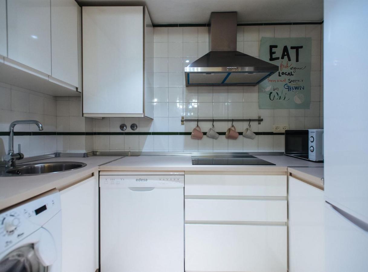Pajaritos Suite Apartment - Private Parking Included 塞维利亚 外观 照片