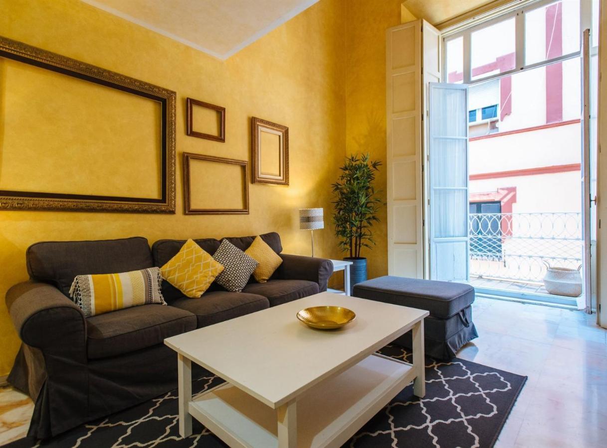 Pajaritos Suite Apartment - Private Parking Included 塞维利亚 外观 照片