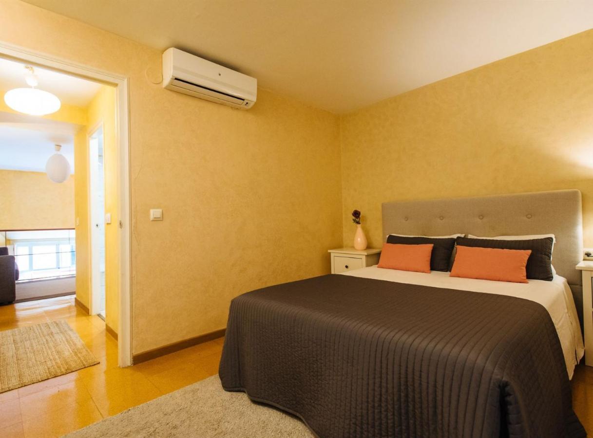 Pajaritos Suite Apartment - Private Parking Included 塞维利亚 外观 照片